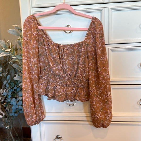 LUSH-boutique- long sleeve flower print blouse - Picture 1 of 3